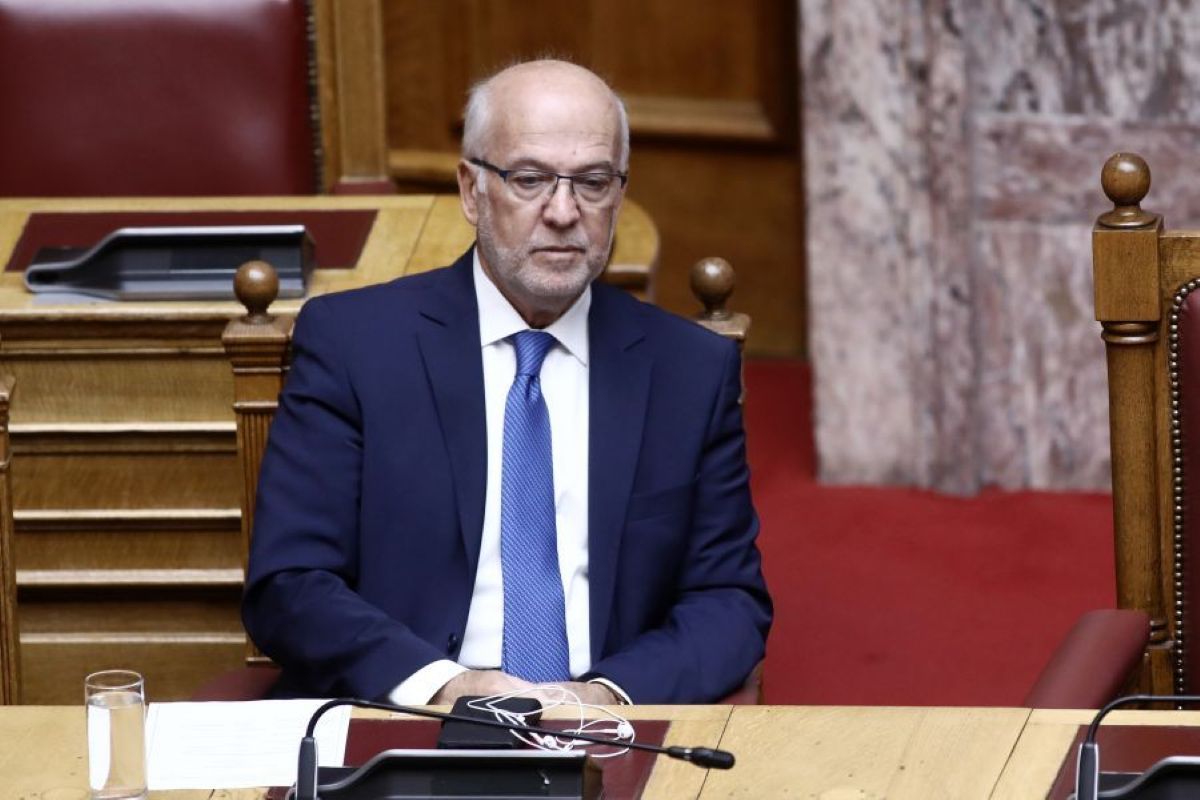 Απάντηση Φλωρίδη στο αίτημα Τσίπρα να παραιτηθεί: «Εγώ που κολλάω;»