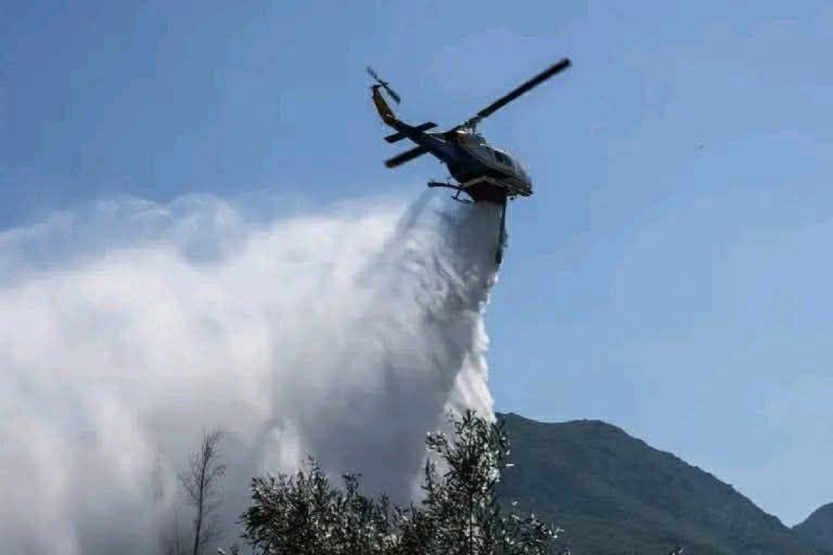 Μαίνεται η φωτιά στην Κόνιτσα – Ενισχύθηκαν οι πυροσβεστικές δυνάμεις
