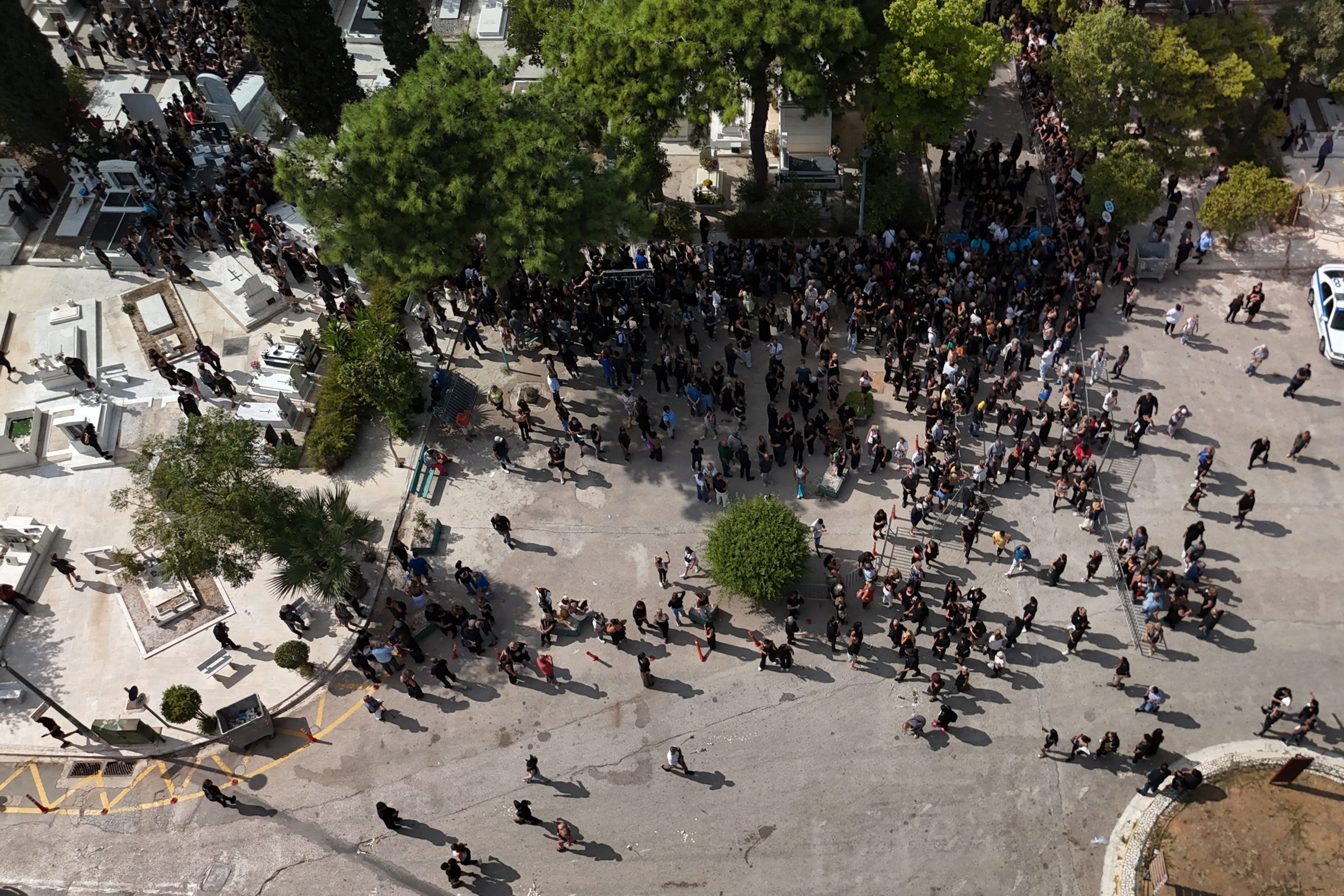 Γιώργος Μαζωνάκης, Κηδεία, Ταφή, Νεκροταφείο