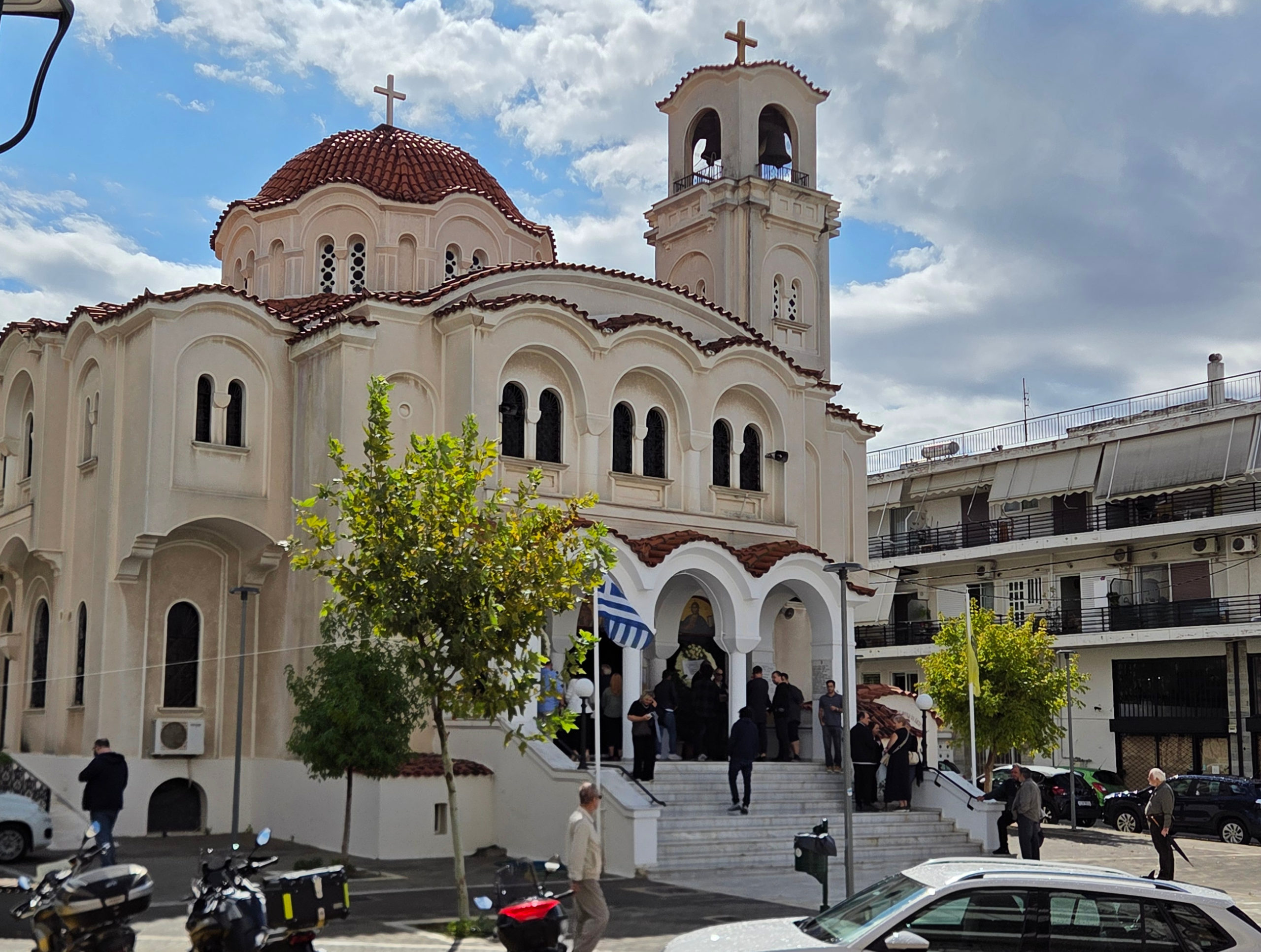 Γυναικοκτονία στην Ηγουμενίτσα: Θρήνος στο «τελευταίο αντίο» στην 25χρονη Πηνελόπη – Συγκλονίζουν τα ευρήματα της ιατροδικαστικής