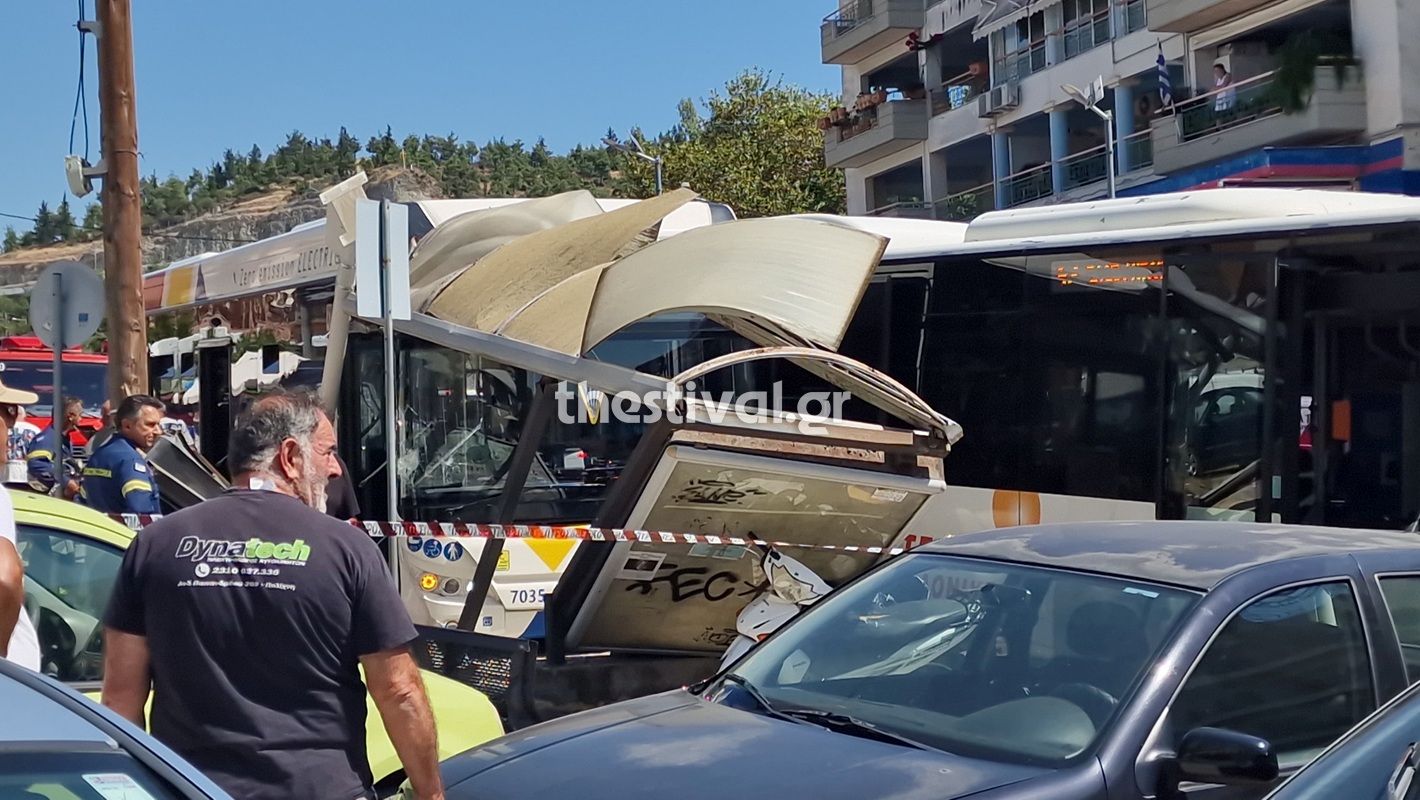 Τροχαίο με ηλεκτρικό λεωφορείο στη Θεσσαλονίκη – Έπεσε σε στάση, πληροφορίες για τραυματίες