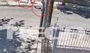 Κηφισιά - Μαρούσι: Καρέ καρέ η επίθεση δύο νέων σε ηλικιωμένη για τη ληστέψουν - ΒΙΝΤΕΟ