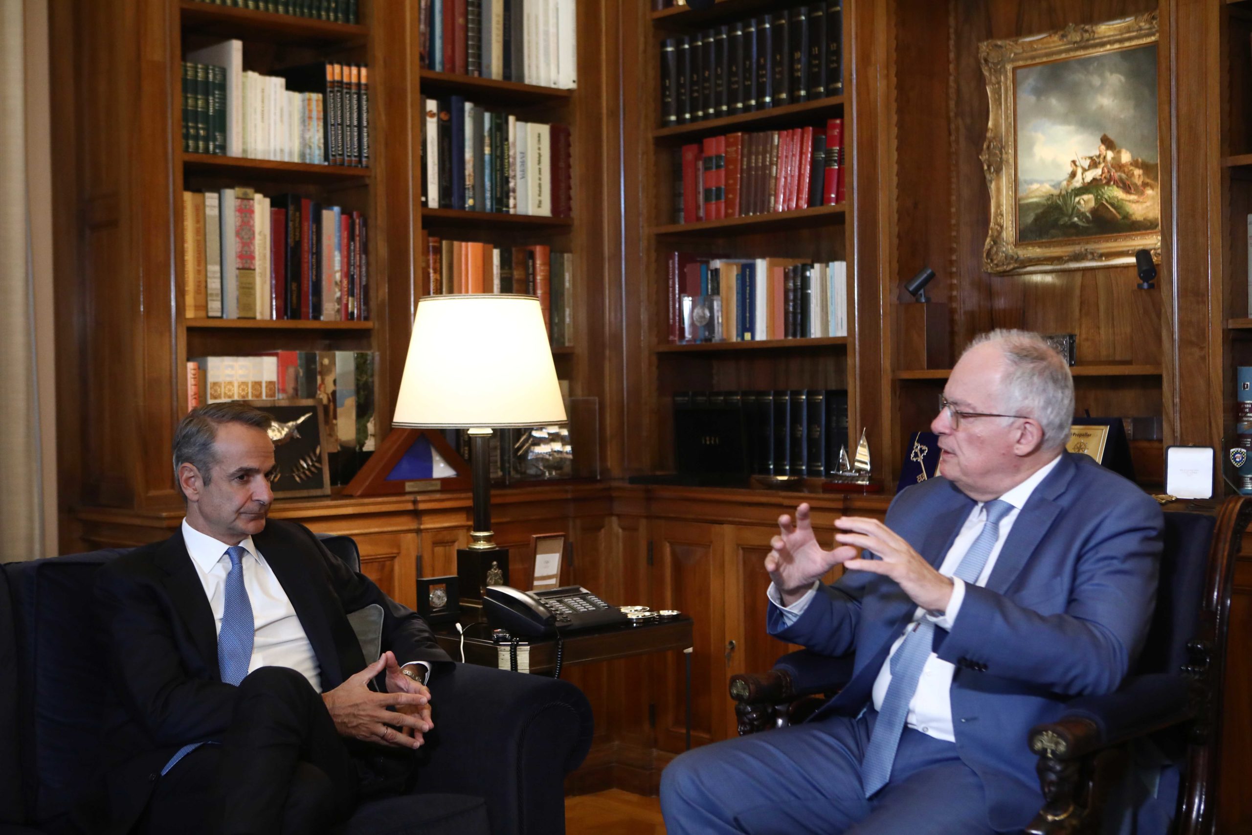 Μητσοτάκης σε Τασούλα: Μας περιμένει ένας δύσκολος χειμώνας σε περιβάλλον πρωτοφανών γεωπολιτικών αναταράξεων