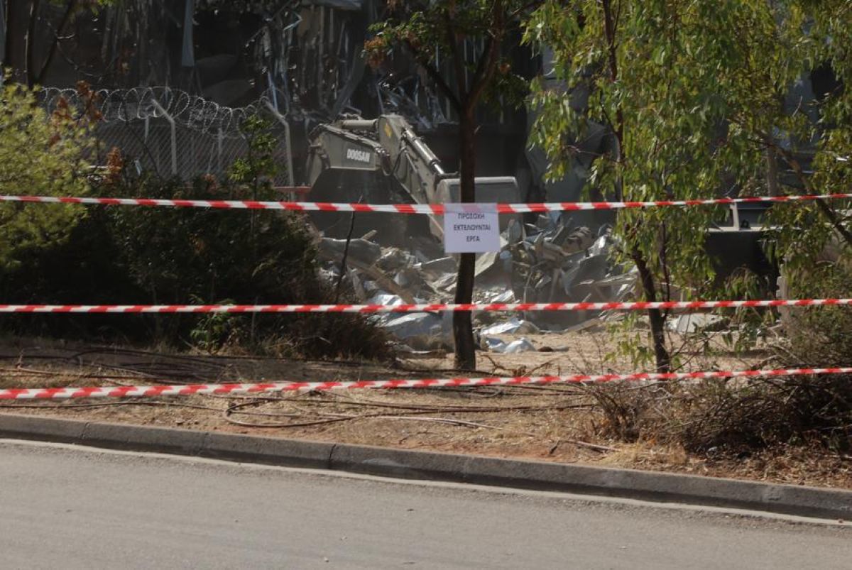Δύο άτομα σε ημιλιπόθυμη κατάσταση στο υπό κατεδάφιση θέατρο Μπάντμιντον – Έκαναν εργασίες στο σημείο