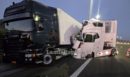 Φθιώτιδα: Νταλίκα έπεσε πάνω σε άλλη νταλίκα που ήταν παρκαρισμένη μετά τα διόδια - Ένας τραυματίας - ΦΩΤΟ