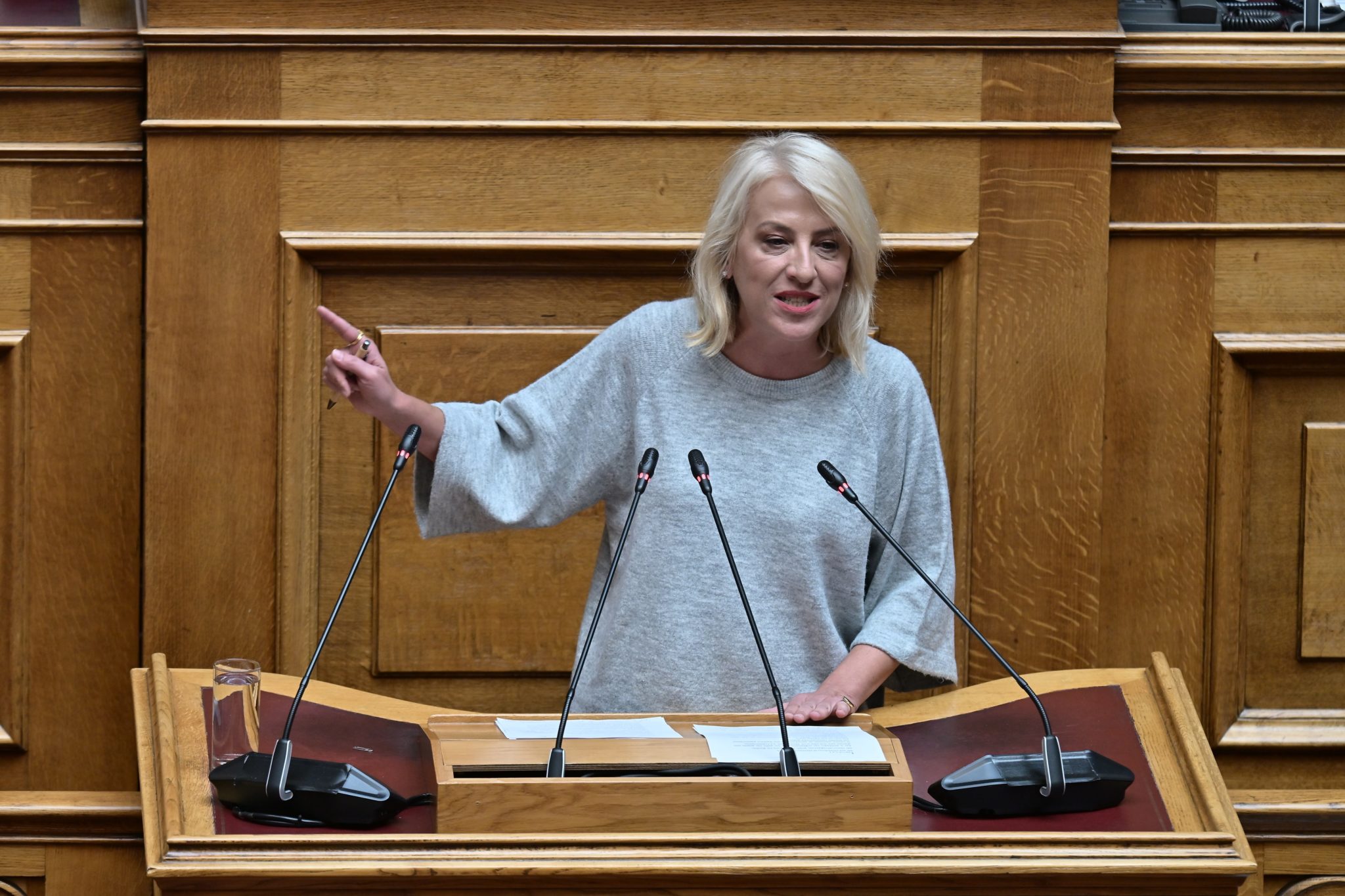 Ρένα Δούρου