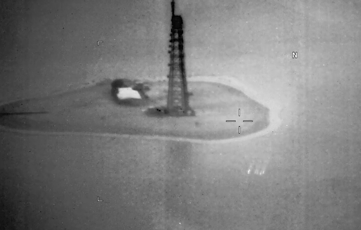 ΗΠΑ: Νέο βίντεο με «UFO» δημοσίευσε το Πεντάγωνο – «Ιπτάμενες σφαίρες» που κινούνταν με ιλιγγιώδη ταχύτητα εντόπισαν στρατιωτικοί