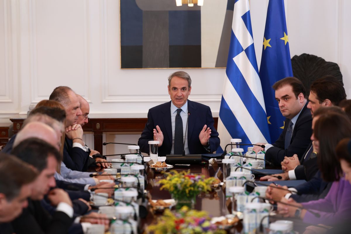 Μητσοτάκης στο Υπουργικό Συμβούλιο: Αυξάνεται στα 20 λεπτά ανά λίτρο η επιδότηση στο diesel