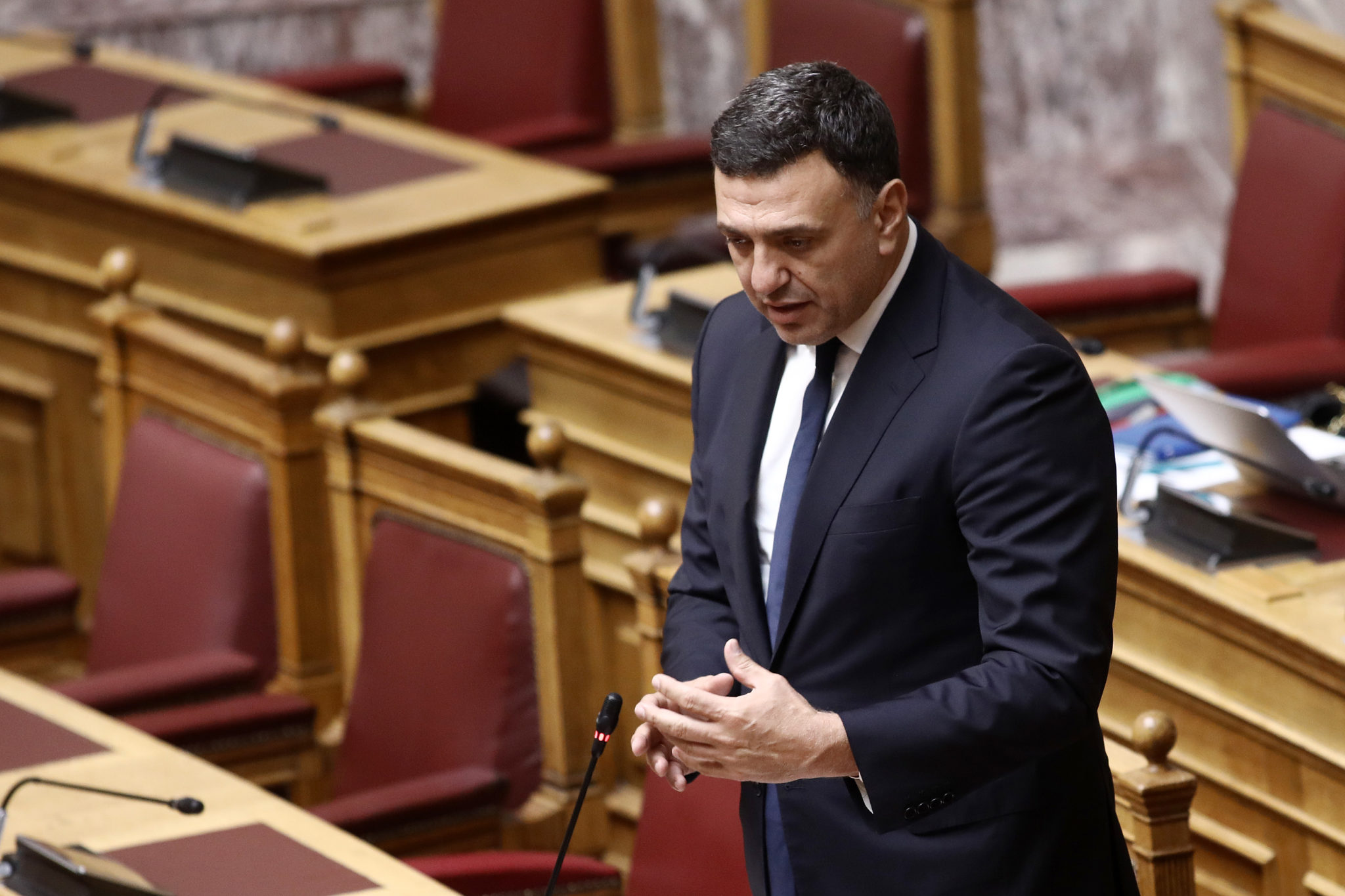 Ο Βασίλης Κικίλιας στη Βουλή