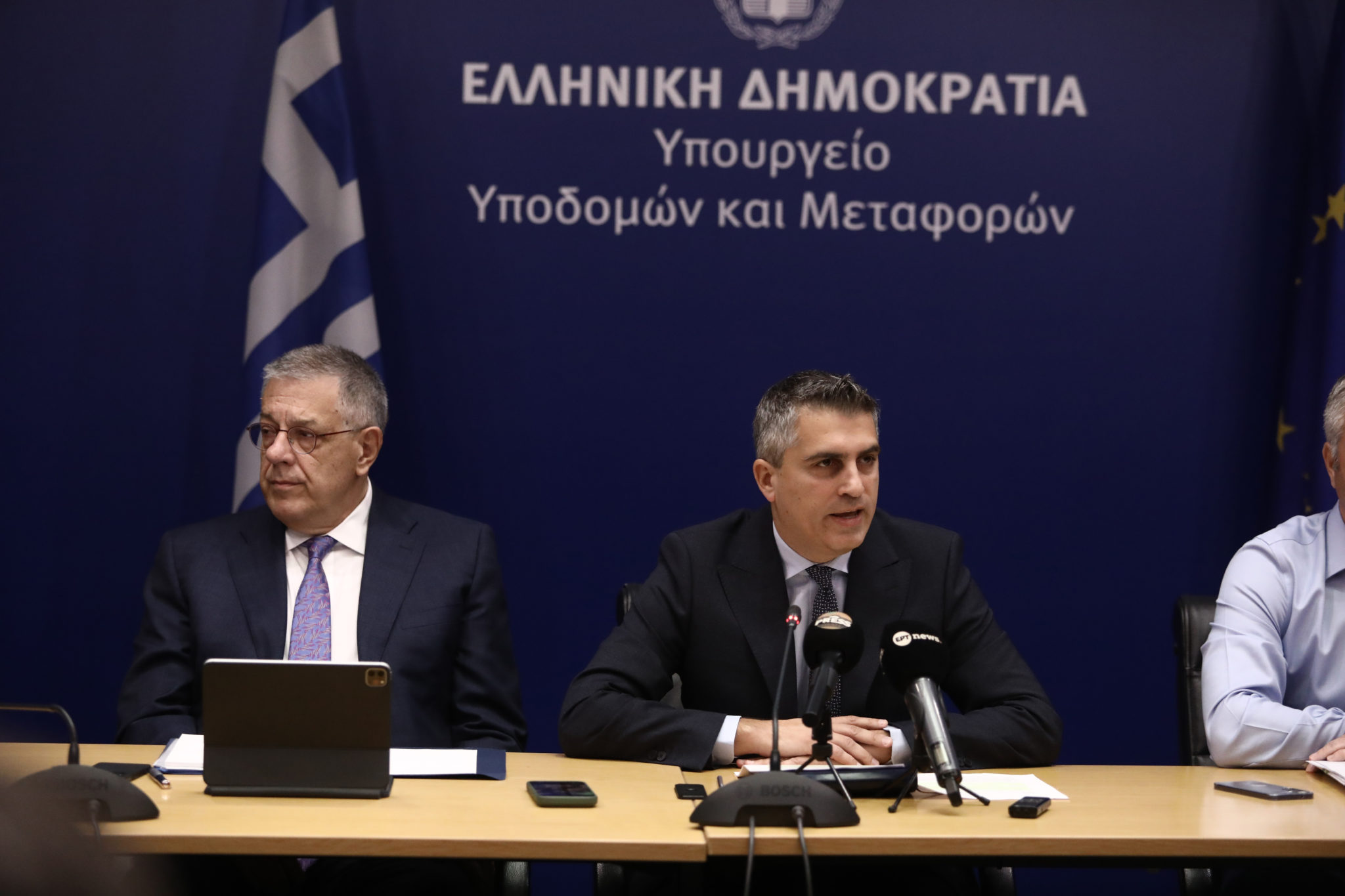 Ενημέρωση από τον Χρήστο Δήμα και το επιτελείο του Υπουργείου Υποδομών για τις εργασίες στην Κυψέλη