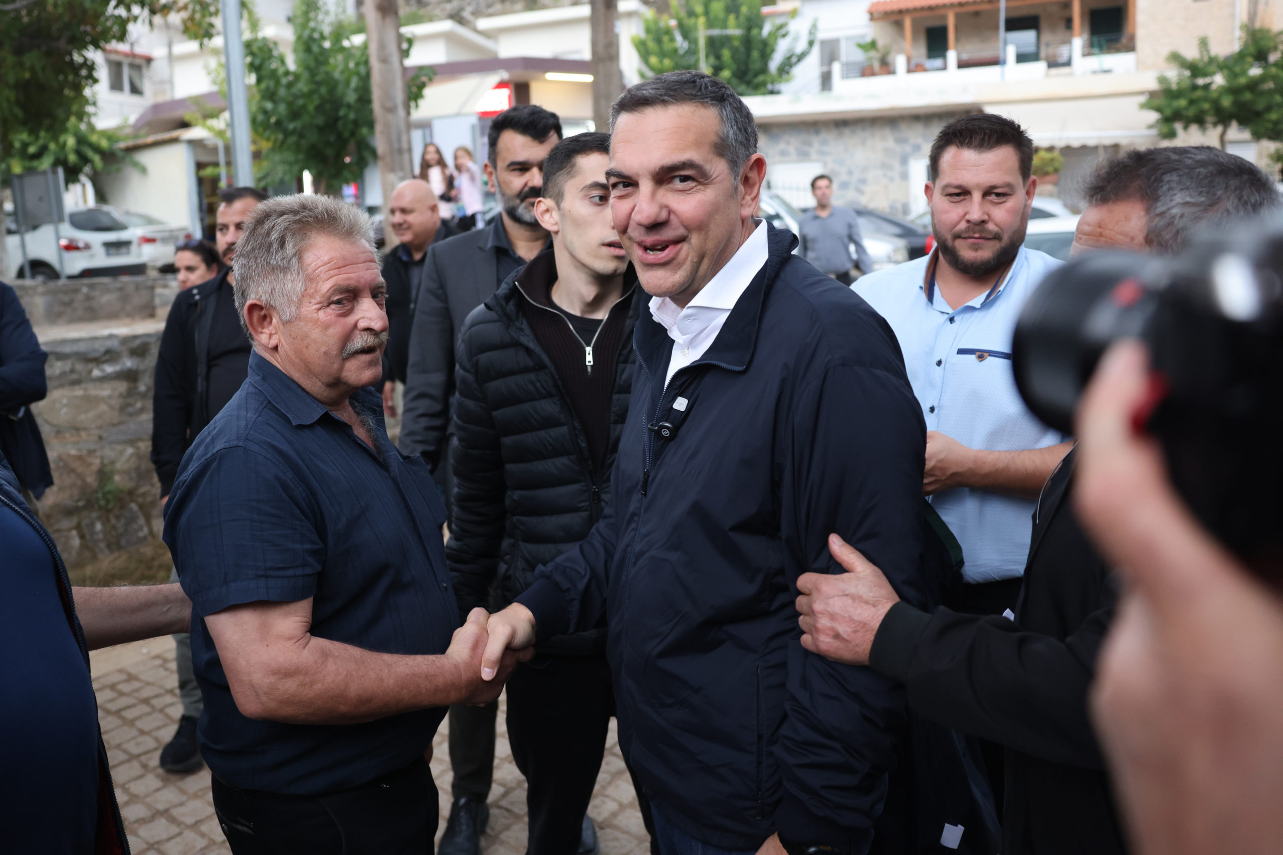 Τσίπρας: «Η Κρήτη δεν είναι ο τόπος της λαμογιάς – Οι φραπέδες και οι χασάπηδες είναι στα καφέ του Κολωνακίου» – ΦΩΤΟ