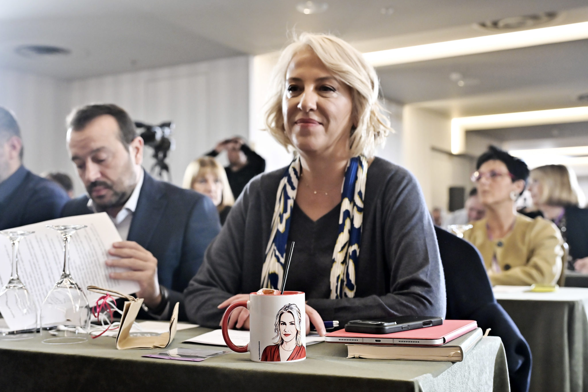 Η Ρένα Δούρου