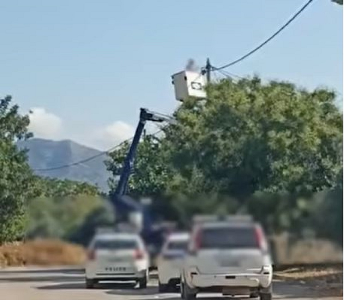 Έφοδος της ΕΛ.ΑΣ. σε καταυλισμό στον Ασπρόπυργο: 12 συλλήψεις για ρευματοκλοπή – Παράνομα καλώδια μήκους 1.120 μέτρων ξήλωσε ο ΔΕΔΔΗΕ