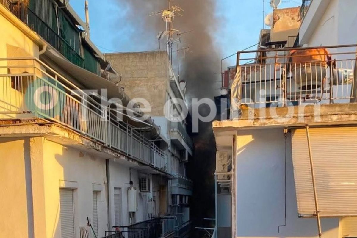 Θεσσαλονίκη: Συναγερμός για φωτιά σε διαμέρισμα – Δείτε βίντεο
