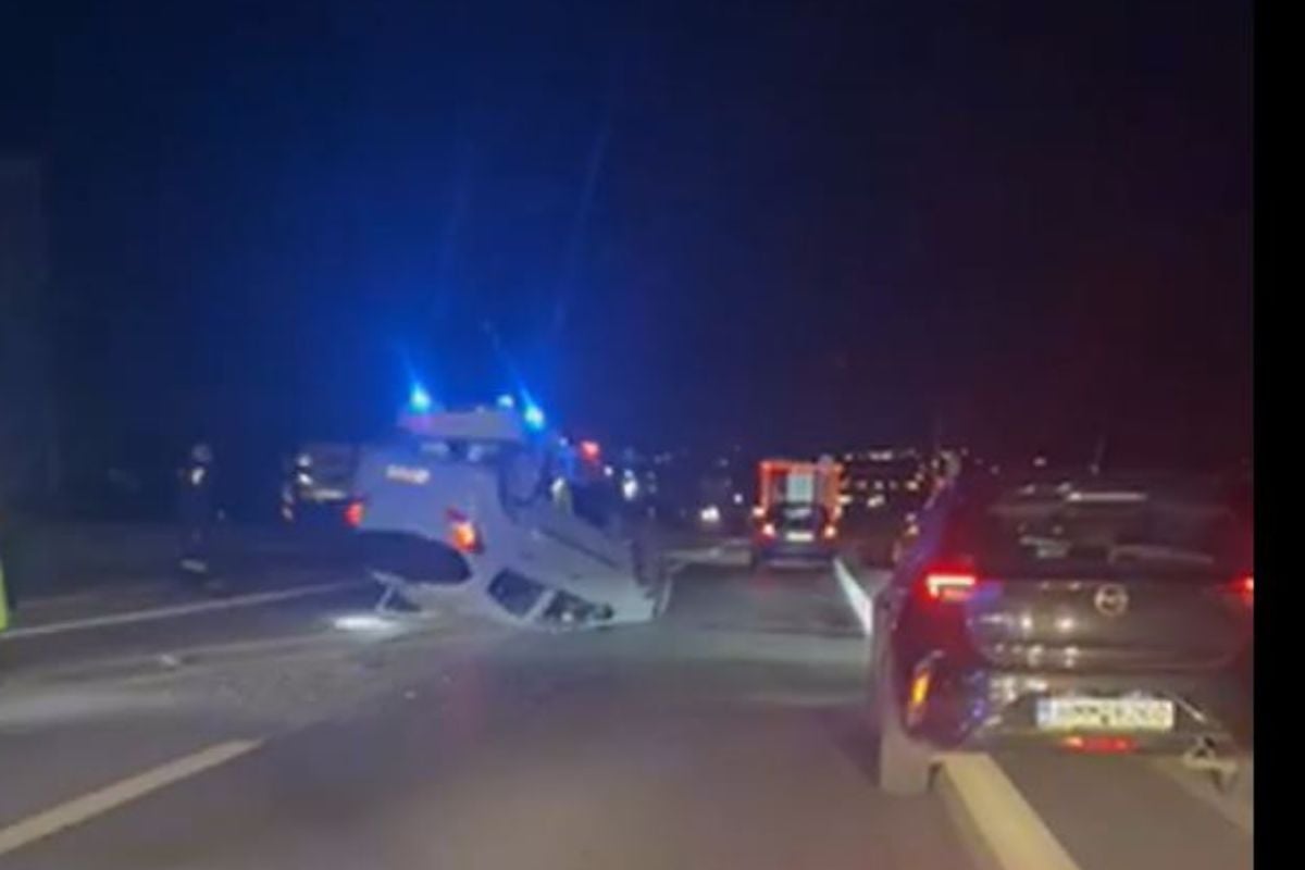 Τροχαίο στη Θεσσαλονίκη: Ανατράπηκε αυτοκίνητο στη Μουδανιών – Δείτε βίντεο
