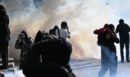 Σκηνές χάους στη Γαλλία: Μαζικές κινητοποιήσεις για την ακρίβεια, επεισόδια και έφοδος στο Δημαρχείο της Μασσαλίας