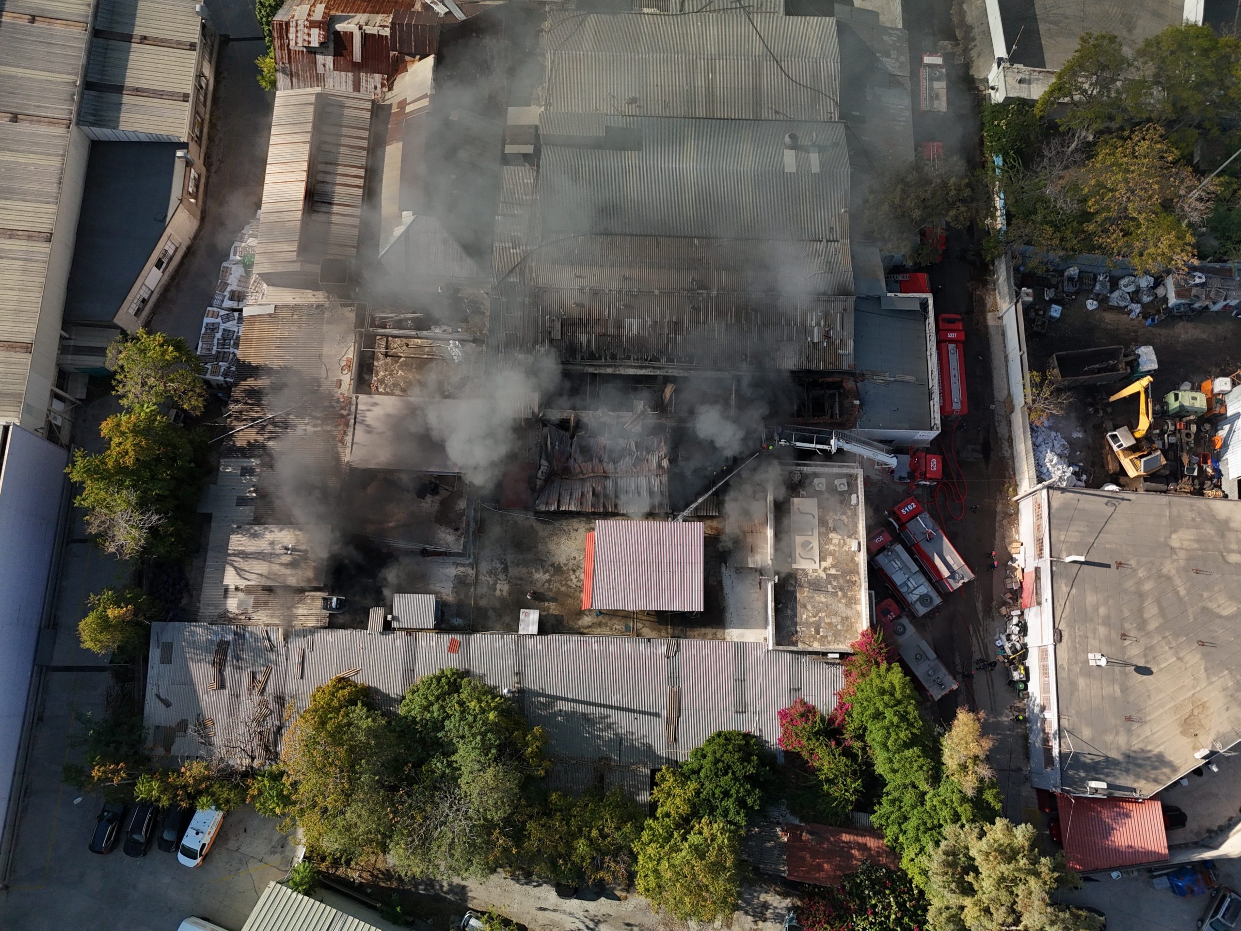 Φωτιά σε βιοτεχνίες στο Αιγάλεω, Ελαιώνας