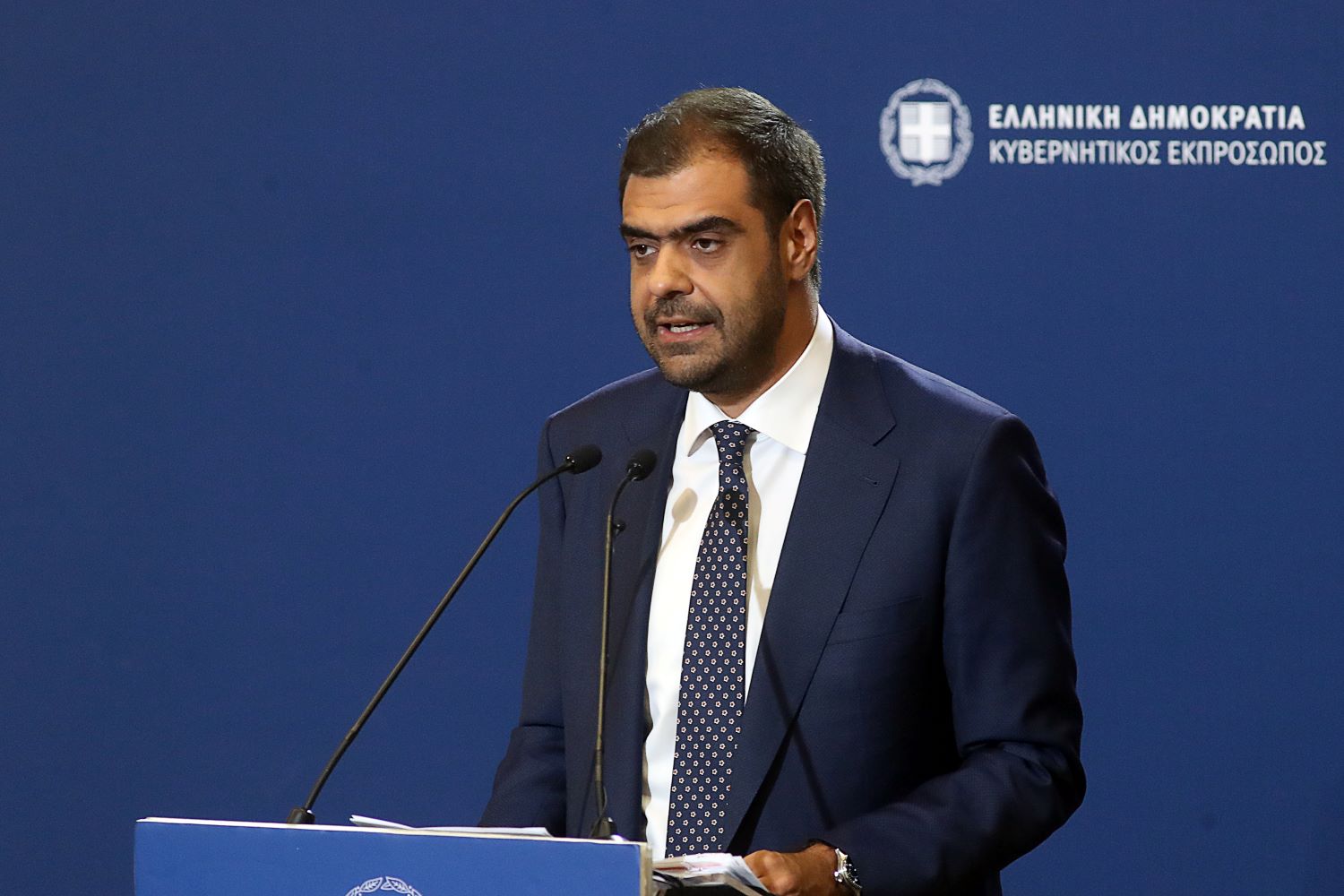 Παύλος Μαρινάκης: «Ο Τσίπρας αγνοεί βασικά δεδομένα – Κάνει φτηνή αντιπολίτευση στα συμφέροντα της χώρας»
