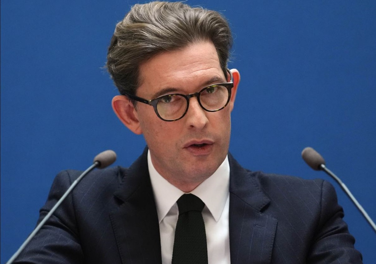 MI5: Συναγερμός για την Τεχνητή Νοημοσύνη και τα βιολογικά όπλα – «Μπορεί να αλλάξει δραματικά τα δεδομένα»