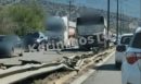 Ασπρόπυργος: Φορτηγό «καβάλησε» τις διαχωριστικές μπάρες και κατέληξε στο αντίθετο ρεύμα - ΦΩΤΟ