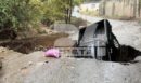Κακοκαιρία στην Κρήτη: Κόπηκε στα δύο γέφυρα στον Μυλοπόταμο – Συγκλονιστικό βίντεο με αυτοκίνητο να κρέμεται... στο κενό