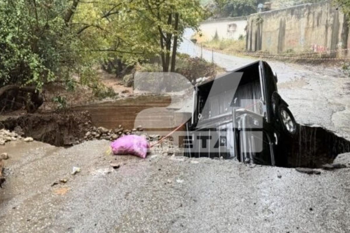 Κακοκαιρία στην Κρήτη: Κόπηκε στα δύο γέφυρα στον Μυλοπόταμο – Συγκλονιστικό βίντεο με αυτοκίνητο να κρέμεται… στο κενό