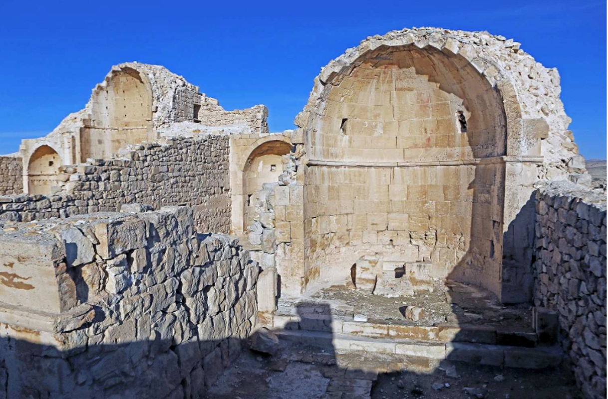 Στα άδυτα ενός Βυζαντινού ναού: Οι φωτογραφίες του 1930 που έφεραν στο φως ένα αλλόκοτο έθιμο ταφής