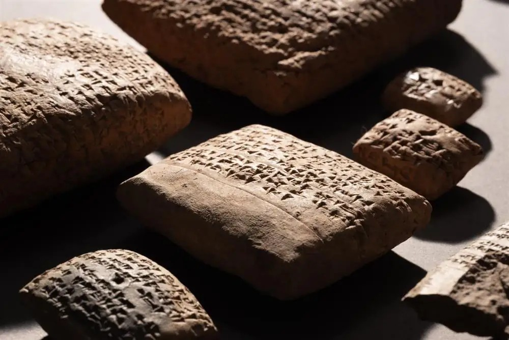 Πινακίδες από το αρχείο των Χετταίων που εντοπίστηκαν. Πηγή εικόνας: Υπουργείο Πολιτισμού της Τουρκίας