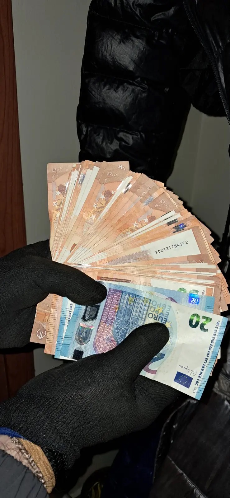 Απάτη, ΜΚΟ, Δωρεές, εγκληματική οργάνωση