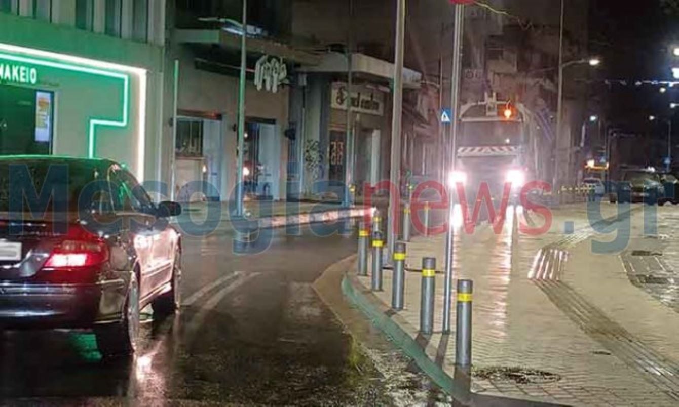 Κορωπί: Απορριμματοφόρο μπήκε ανάποδα σε κεντρική λεωφόρο – Προκάλεσε προβλήματα στην κυκλοφορία και ζημιές σε κτίριο – ΒΙΝΤΕΟ