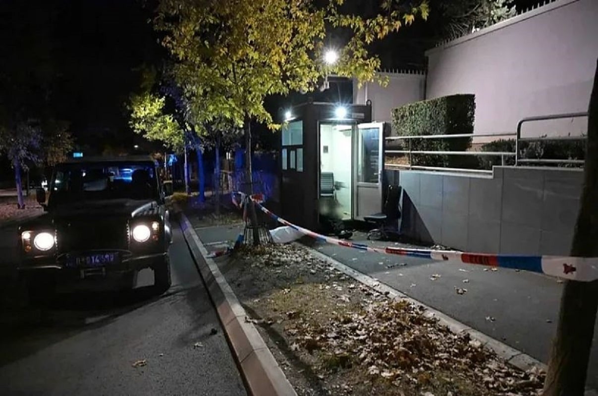 Βελιγράδι: Νεκρός ανήλικος έπειτα από επίθεση με μαχαίρια έξω από την ισραηλινή πρεσβεία – Συναγερμός για τρομοκρατία