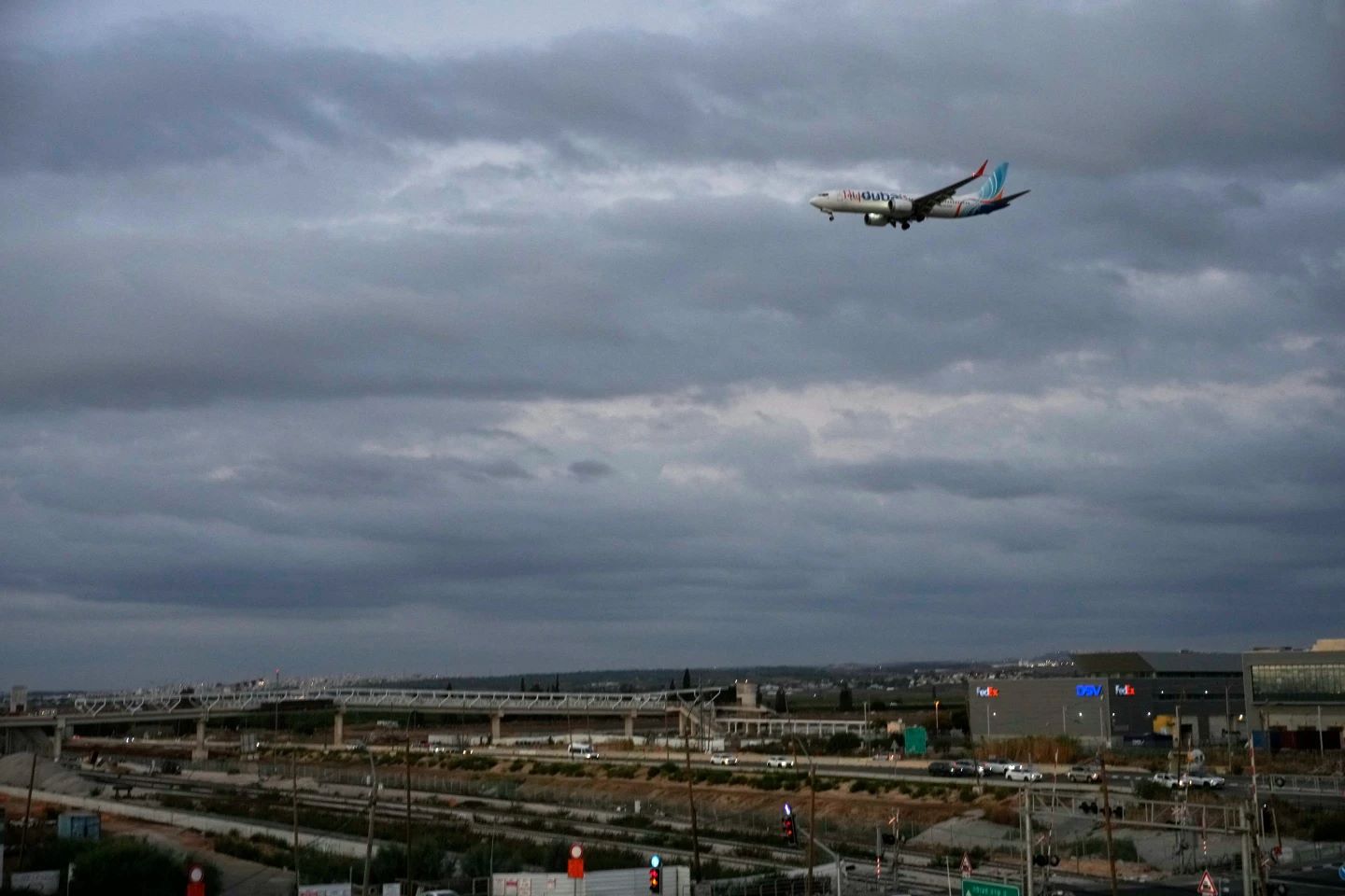 Πτήση της Flydubai: Ξεκινούν έρευνα τα ΗΑΕ, τιμητική διάκριση στους 4 Ισραηλινούς από τον Χέρτζογκ – «Όλα τα σενάρια ανοιχτά» για τα κίνητρα του δράστη