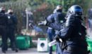 Γαλλία: «Φρένο» στη χρήση κρότου-λάμψης μετά τον ακρωτηριασμό 15χρονου – Ζημιές εκατομμυρίων στα σχολεία από τις κινητοποιήσεις