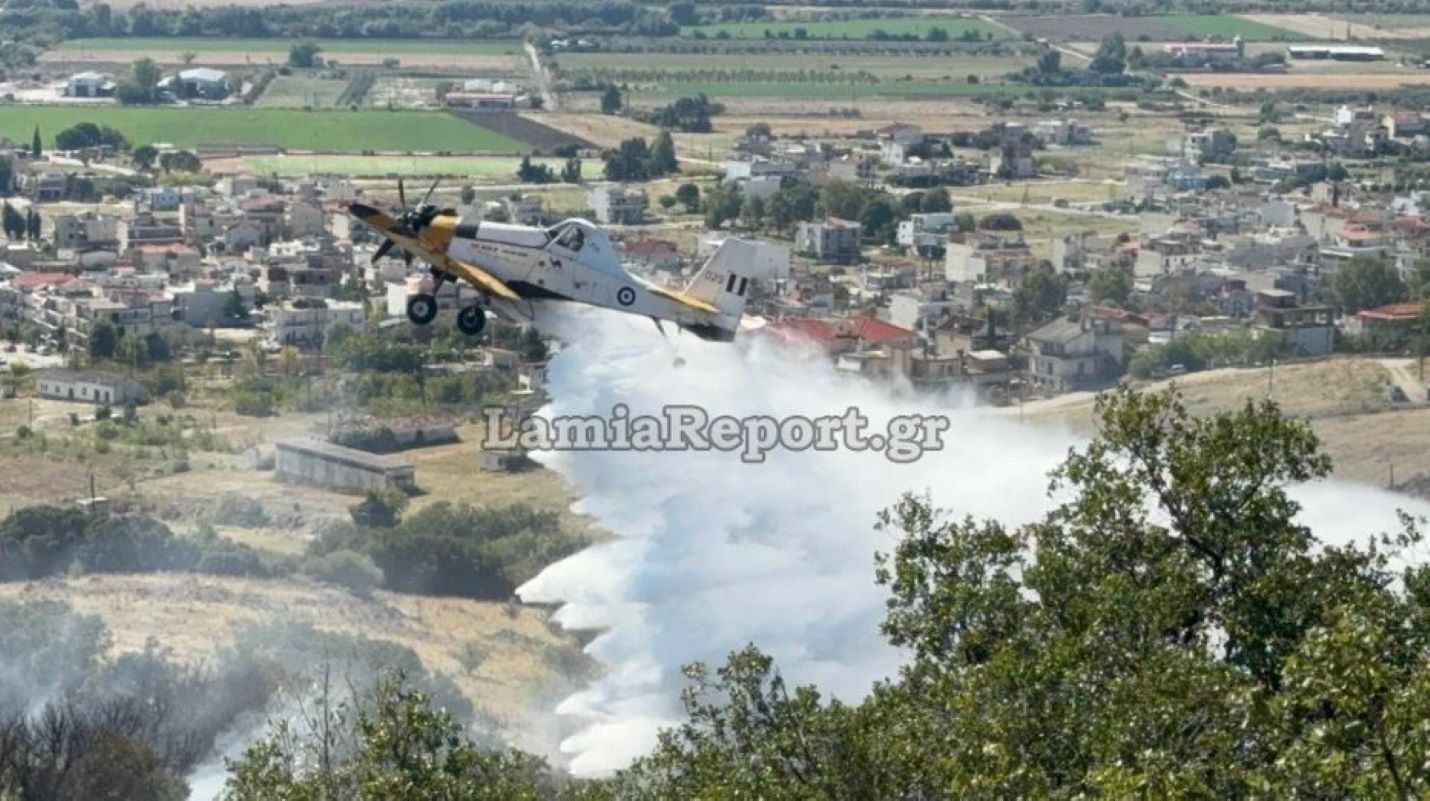 Λαμία: Εντυπωσιακές εικόνες από τη μάχη για την κατάσβεση της πυρκαγιάς πάνω από το ΚΕΥΠ