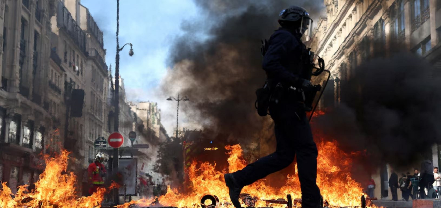 Στις φλόγες η Γαλλία: Σκηνές χάους από το Παρίσι μέχρι τη Μασσαλία και τη Λυών – 1.200 συλλήψεις και 150 τραυματίες αστυνομικοί