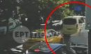 Άγριος καβγάς μεταξύ οδηγών στην Ιερά Οδό: Η στιγμή της επίθεσης του 55χρονου με το τσεκούρι - ΒΙΝΤΕΟ