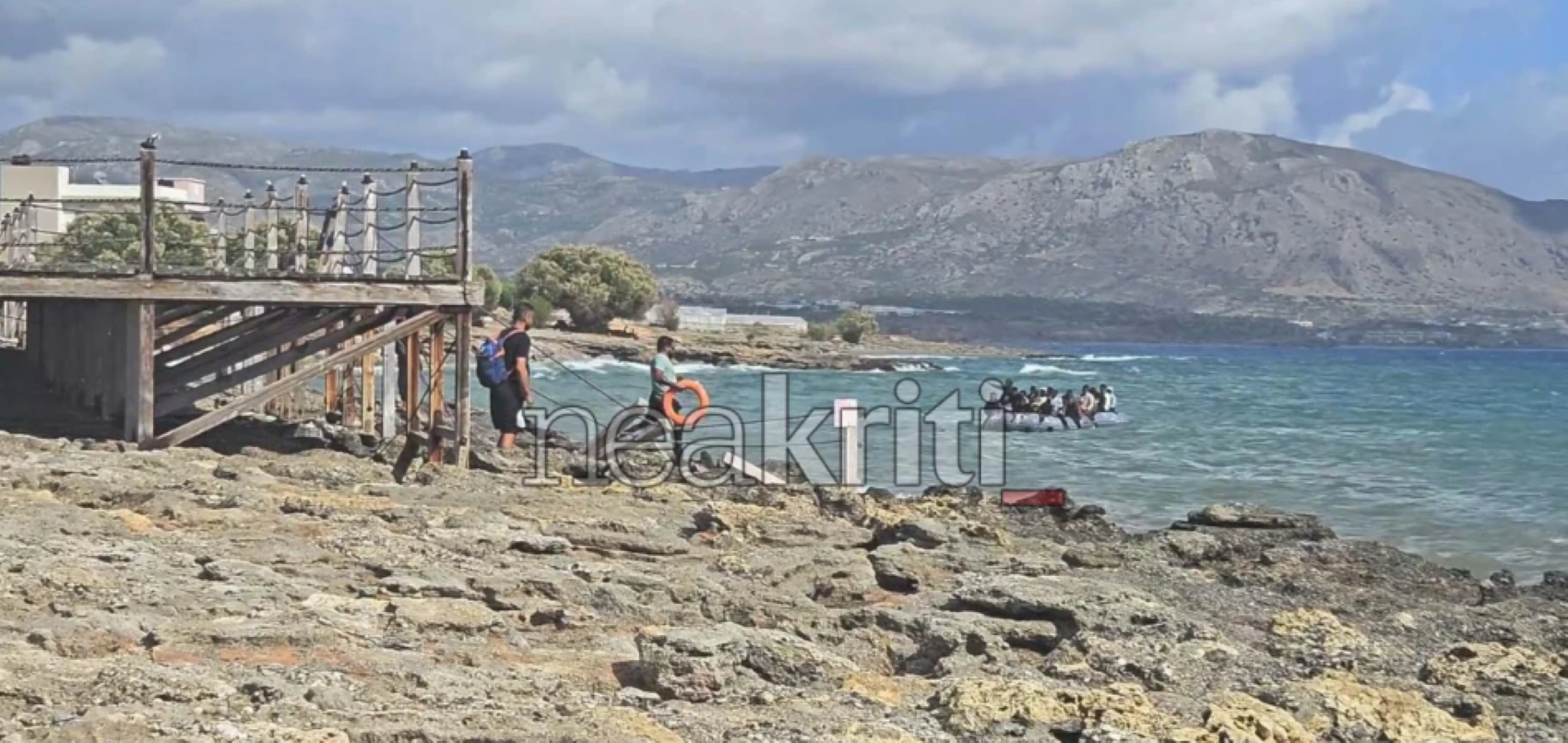 Συγκλονιστικές στιγμές στην Ιεράπετρα: Κάτοικος βούτηξε στη θάλασσα για να σώσει μετανάστη από πνιγμό – ΒΙΝΤΕΟ