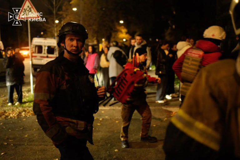 Ουκρανία: Σφυροκόπημα με ρωσικούς πυραύλους και drones – Νεκροί και τραυματίες σε Κίεβο, Χάρκοβο και Παβλόχραντ, χτυπήματα σε γέφυρα, νοσοκομεία και πανεπιστήμιο