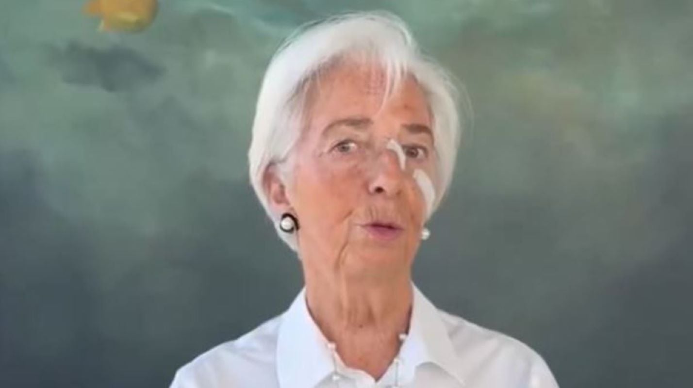 Λαγκάρντ: Εμφανίστηκε με τσιρότα στο πρόσωπο για να ανακοινώσει την παραίτησή της από την ΕΚΤ – ΒΙΝΤΕΟ
