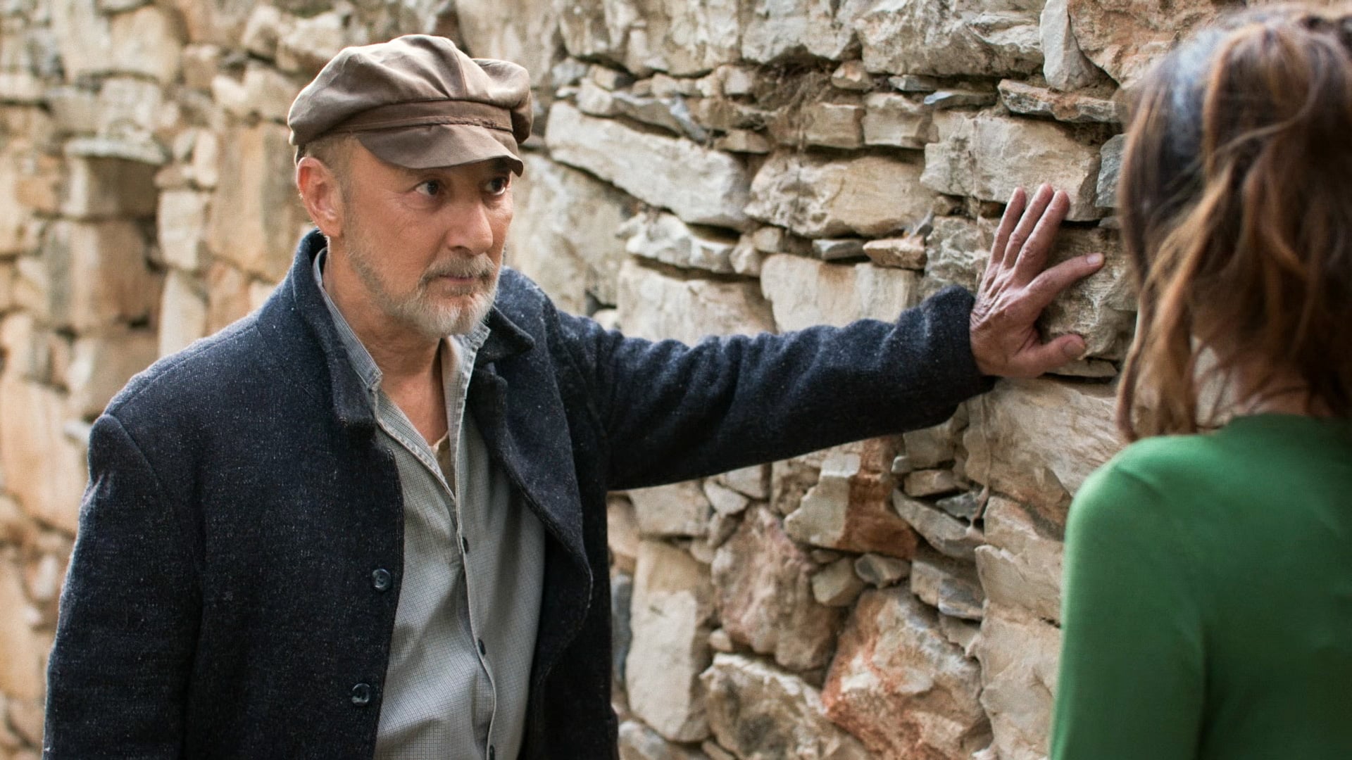 Κρίνο και αγκάθι: Ο Στέλιος εμφανίζεται στην εκκλησία κρατώντας στα χέρια το μεγάλο του μυστικό