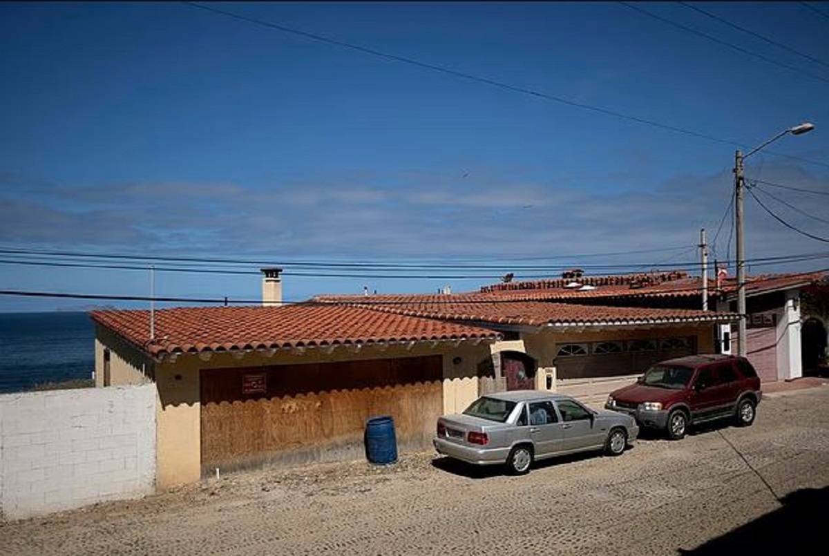 Άποψη της πρώην κατοικίας του Τόμας Μαρκλ στο Ροσαρίτο του Μεξικού, περίπου 16 χιλιόμετρα νότια των συνόρων με τις ΗΠΑ. (AP)