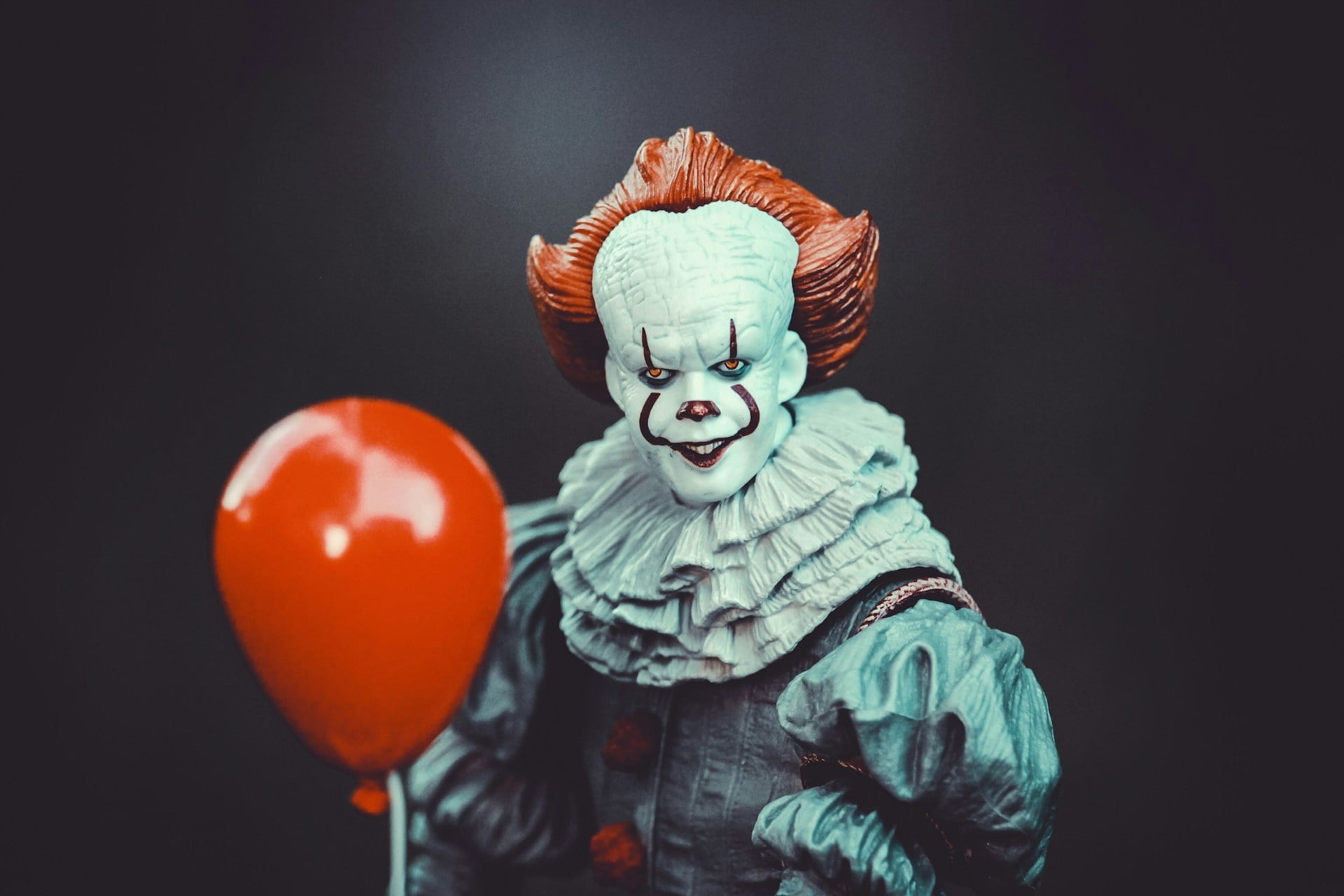 Ο «Pennywise» ζει: Μυστηριώδης άνδρας κινείται στους υπονόμους και παρενοχλεί παιδιά – Σκηνές από ταινία τρόμου στη Βαλτιμόρη
