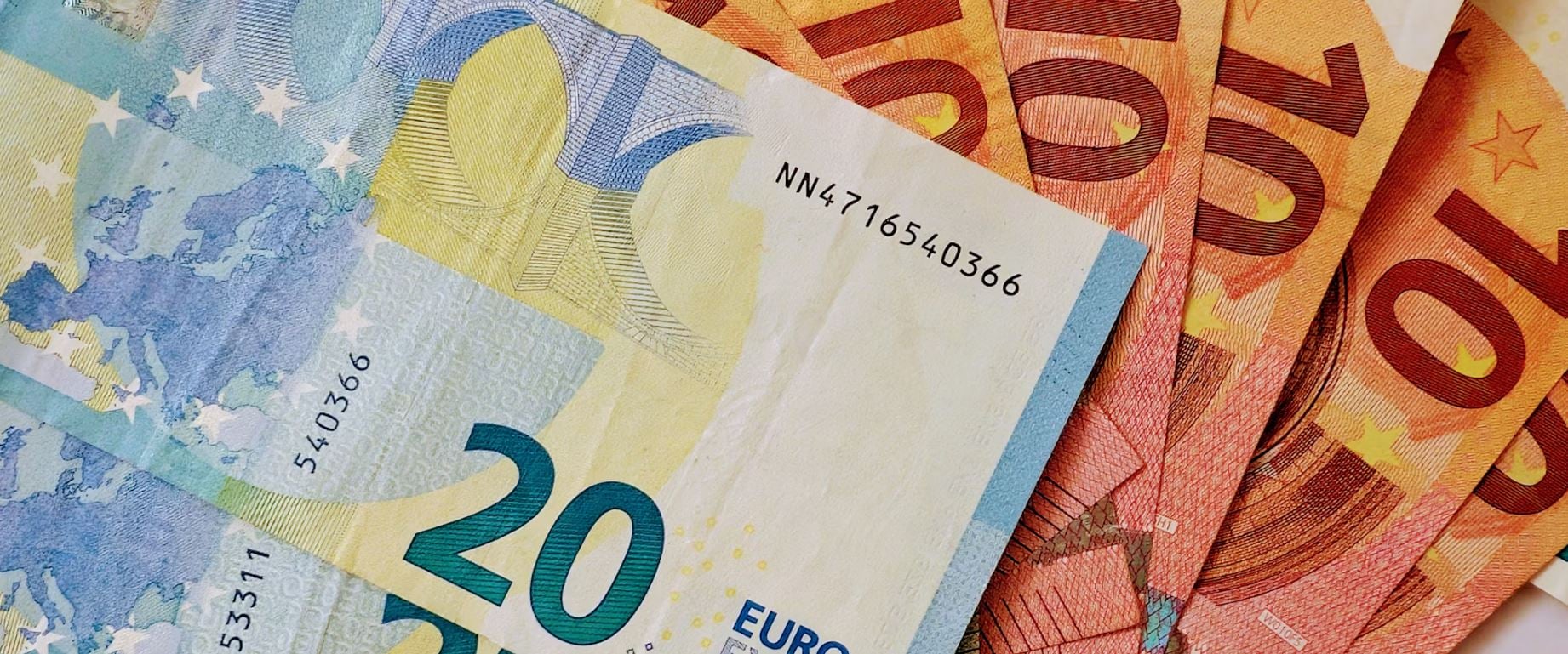Βουλή: Κατατέθηκε το νομοσχέδιο για την προστασία των συνεπών οφειλετών – Tι αναφέρει
