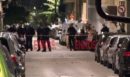Σεπόλια: Συναγερμός για άνδρα που πετάει κεραμίδια από ταράτσα κτιρίου - Απειλεί να πέσει στο κενό - ΦΩΤΟ