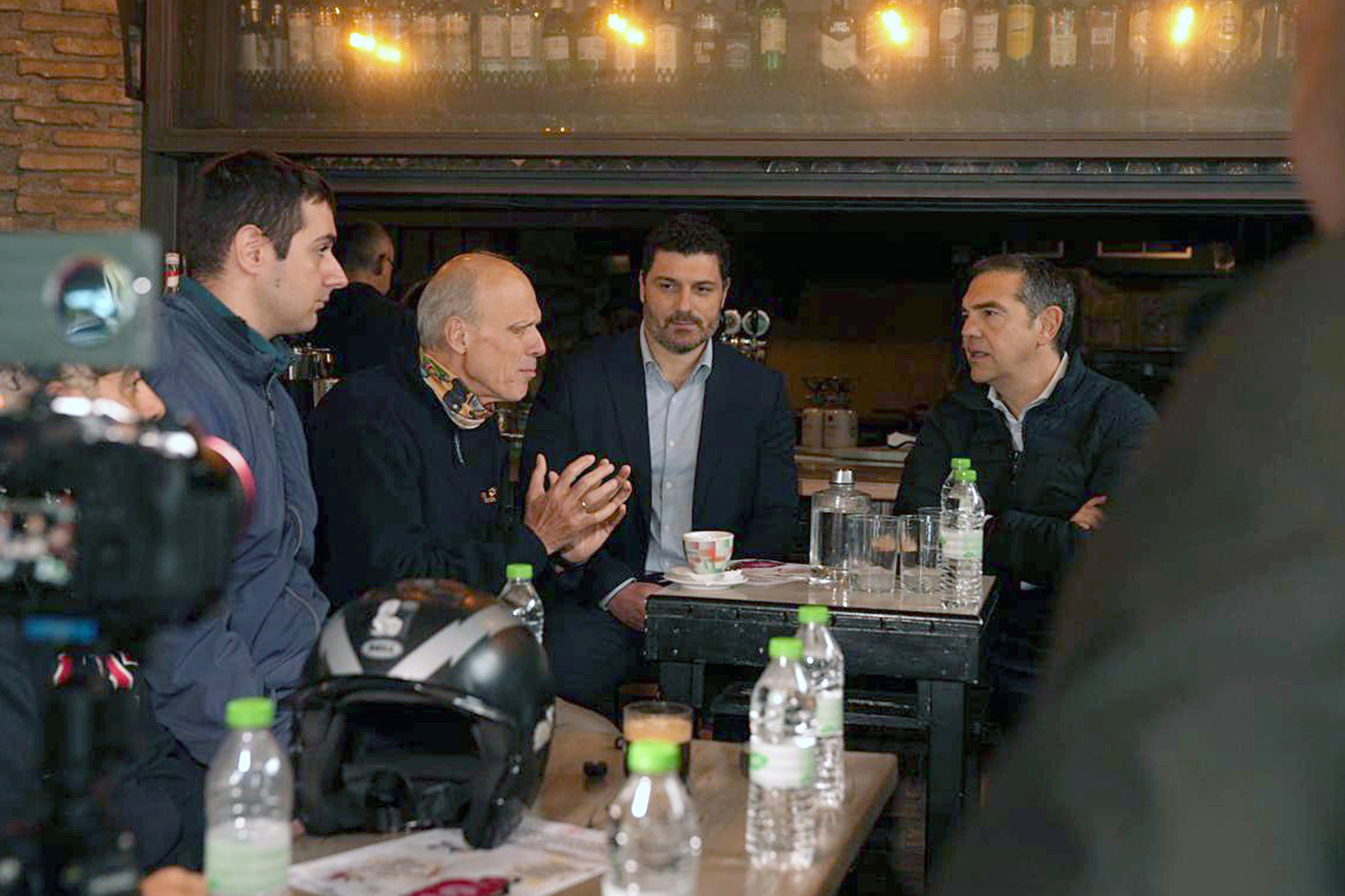 Τσίπρας- ντελιβεράδες