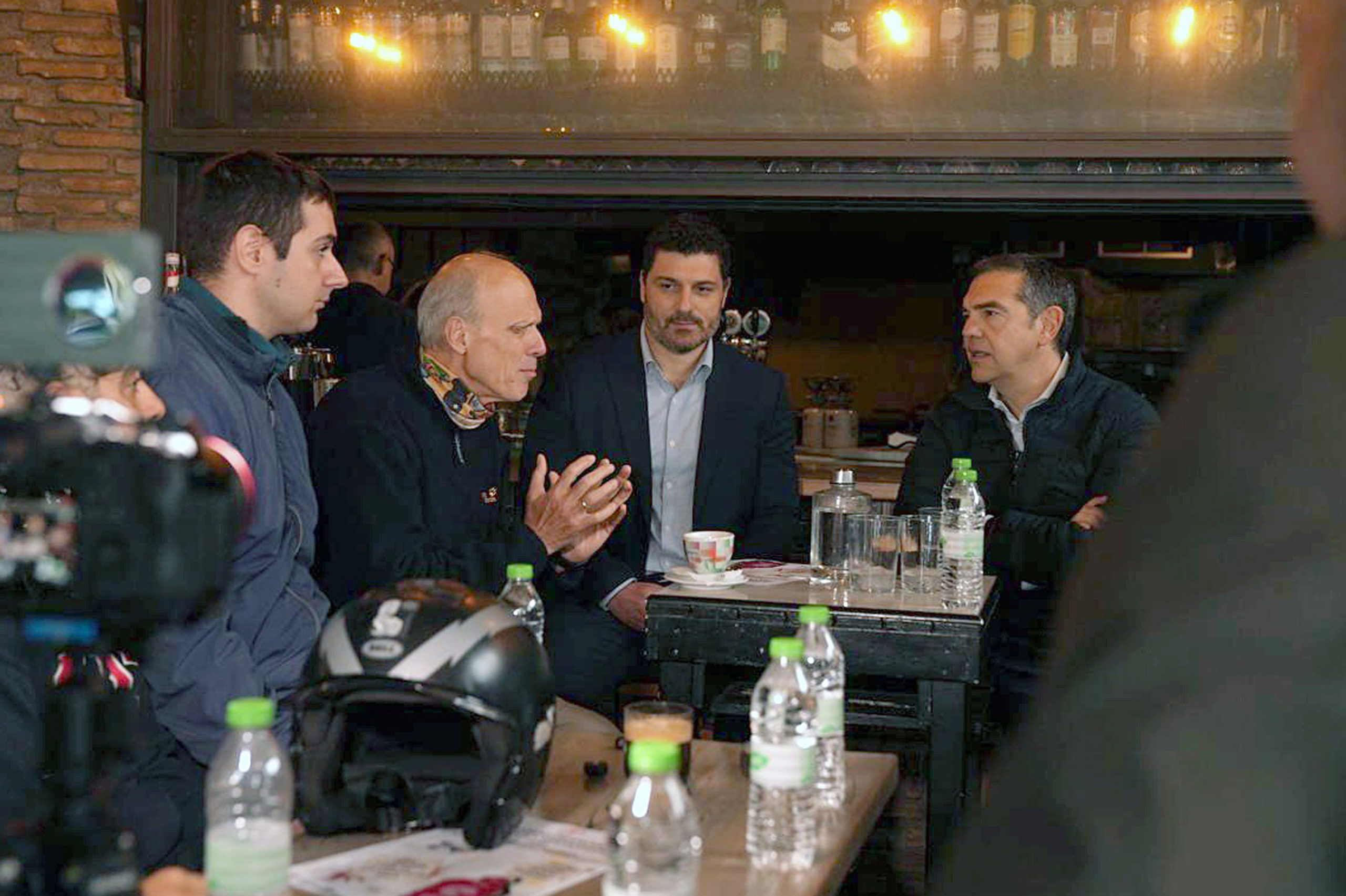 Συνάντηση Τσίπρα με διανομείς φαγητού: Οι προτάσεις της ΕΛΑΣ για τα εργασιακά δικαιώματά τους – Δείτε βίντεο