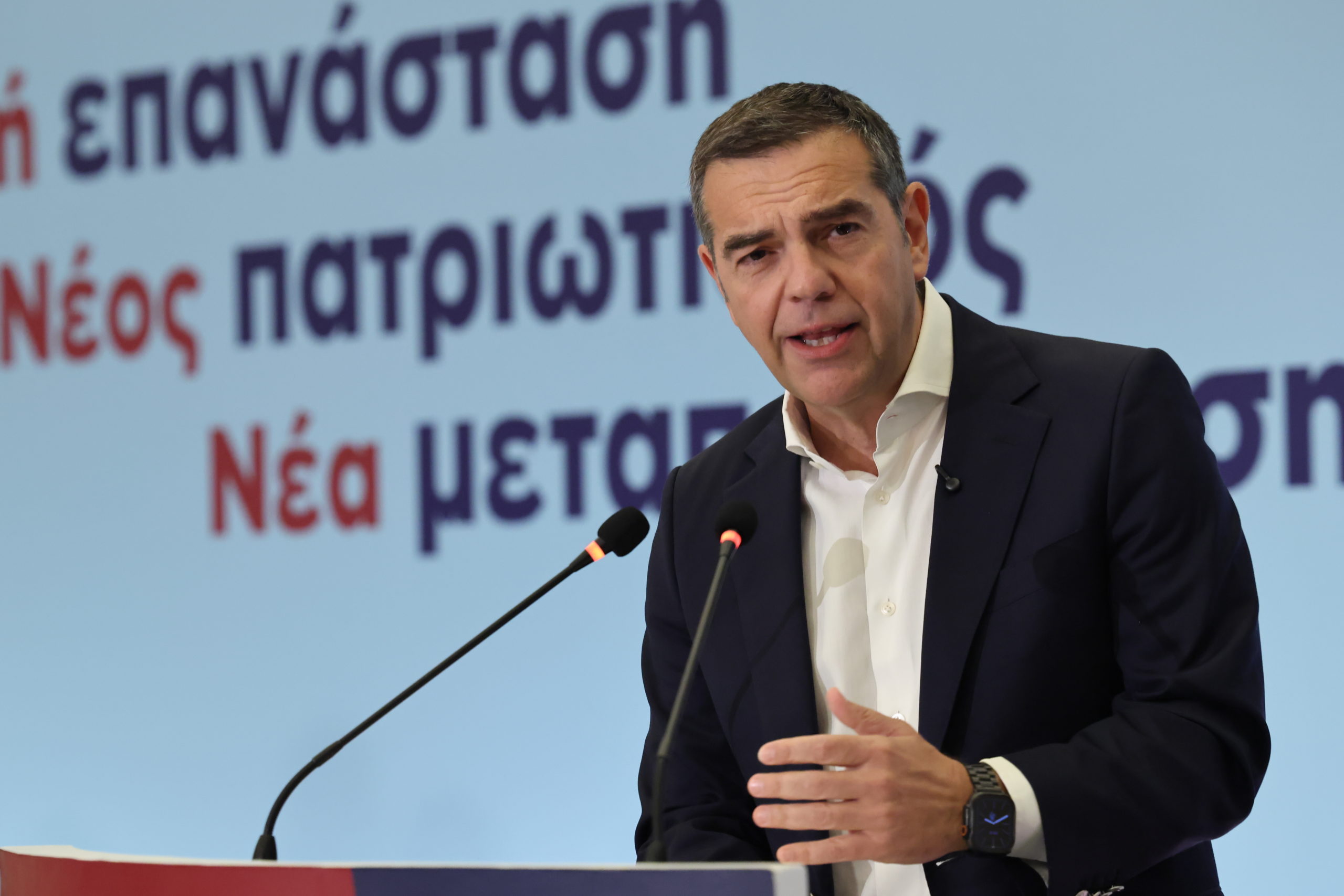 Τσίπρας: Εμείς με τη Δεξιά είμαστε ασύμβατες ευθείες, άλλοι πρέπει να ξαναδούν τις ευθείες και τις τεθλασμένες τους γραμμές