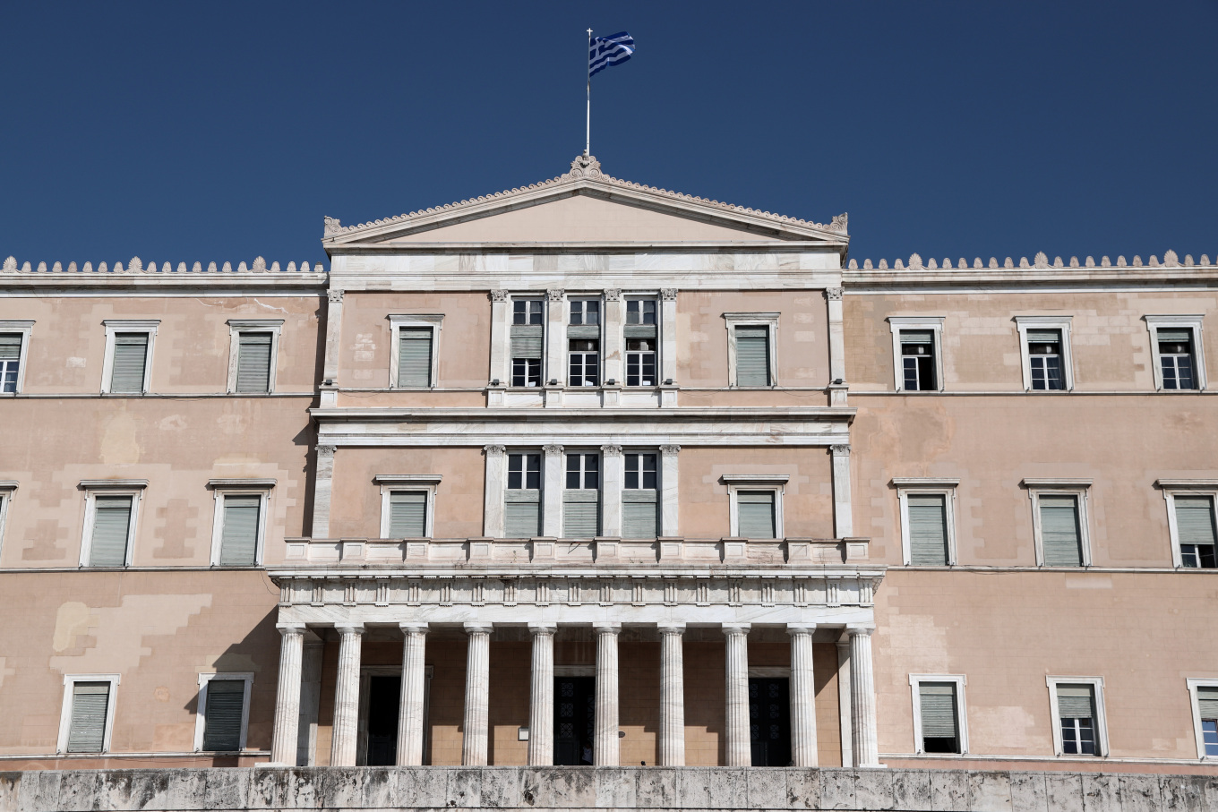 Τηλεφώνημα για βόμβα στη Βουλή – Σε εξέλιξη έρευνα από το ΤΕΕΜ