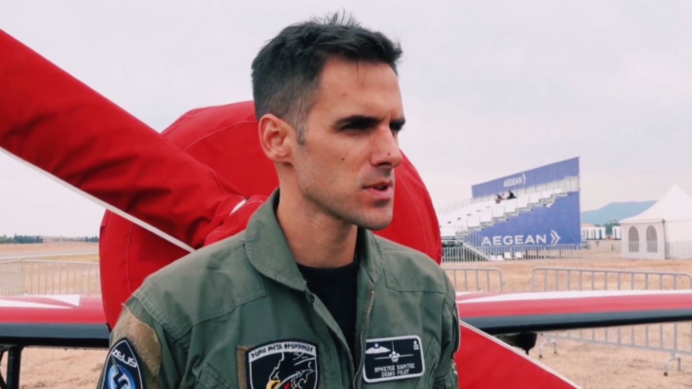 Χρήστος-Πάρις Χαρίτος: Ποιος είναι ο Ίκαρος της Ομάδας «ΖΕΥΣ» που «έσκισε» με το F-16 τον ουρανό της Θεσσαλονίκης την ώρα της στρατιωτικής παρέλασης